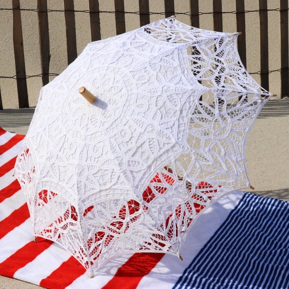 Host Pick! 🎉 Beautiful Brand New Batten Lace Parasols 🌂☂️ - Picture 7 of 16
